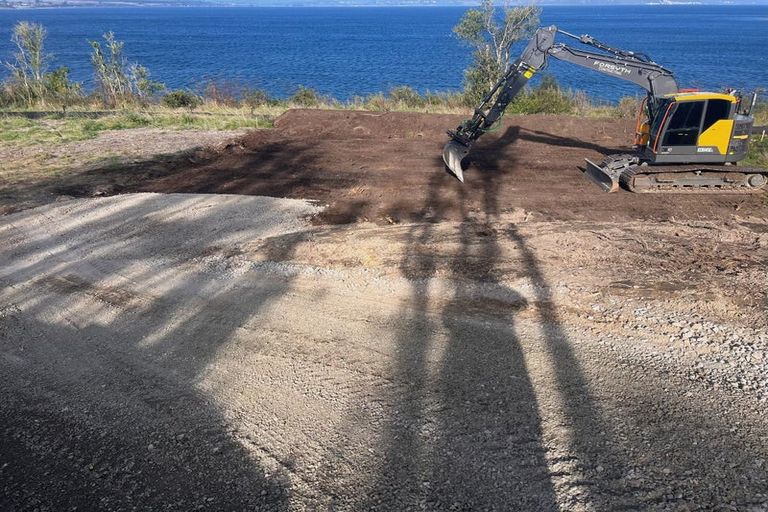 Photo of property in 24 Parawera Drive, Acacia Bay, Taupo, 3330