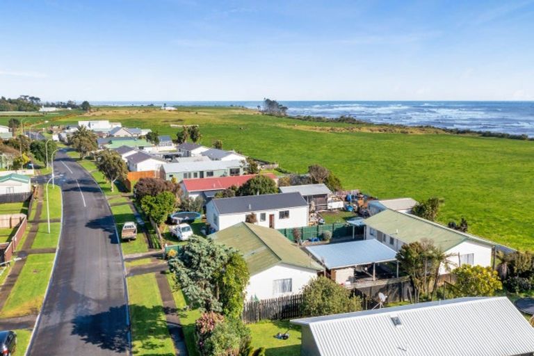 Photo of property in 60 Hume Street, Waitara, 4320