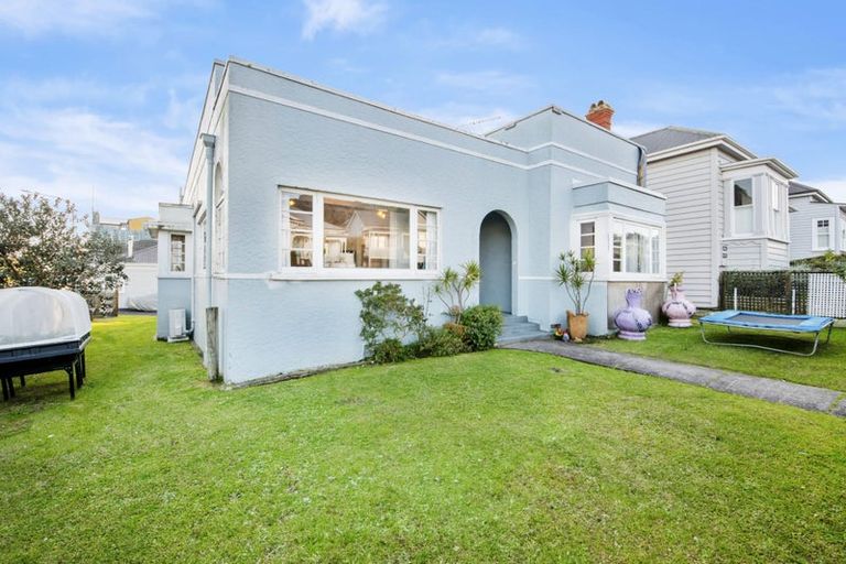 Photo of property in 16/4 Calliope Road, Devonport, Auckland, 0624