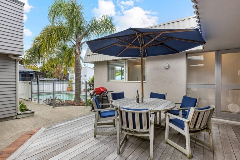 Photo of property in 166 Stapleford Crescent, Browns Bay, Auckland, 0630