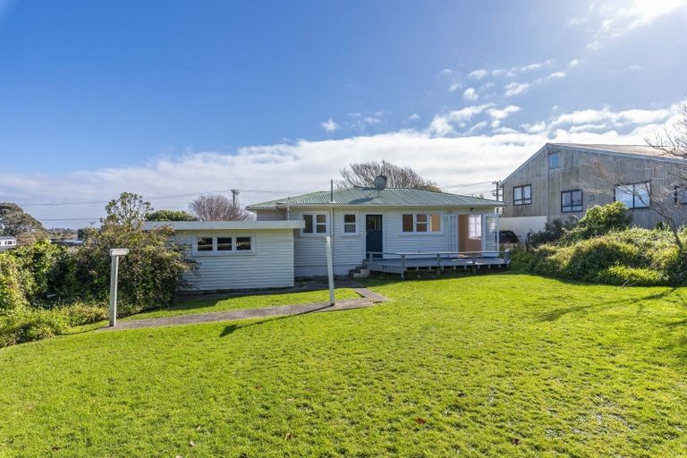 Photo of property in 11 Winara Avenue, Waikanae, 5036