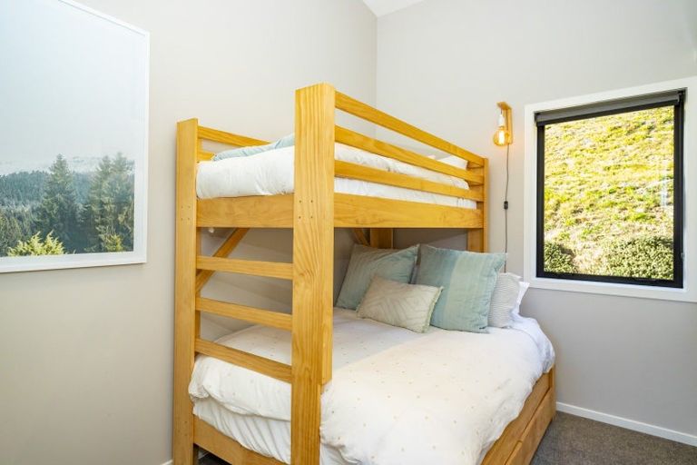 Photo of property in 61 Mcdonnell Road, Arrowtown, 9302