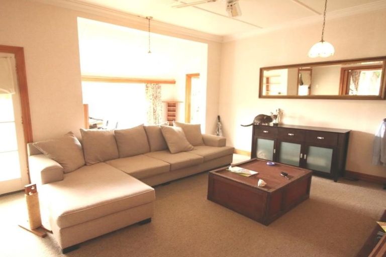 Photo of property in 135 Astley Avenue, New Lynn, Auckland, 0600