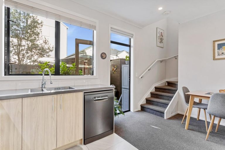 Photo of property in 10 Uku Lane, Hobsonville, Auckland, 0616