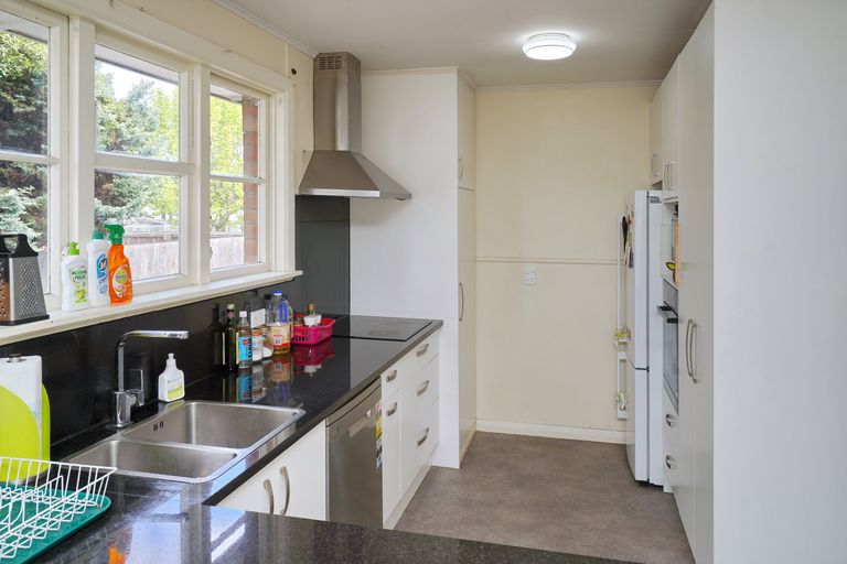 Photo of property in 62 Curletts Road, Sockburn, Christchurch, 8042