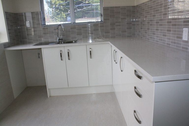 Photo of property in 17 Fratley Avenue, Farm Cove, Auckland, 2012