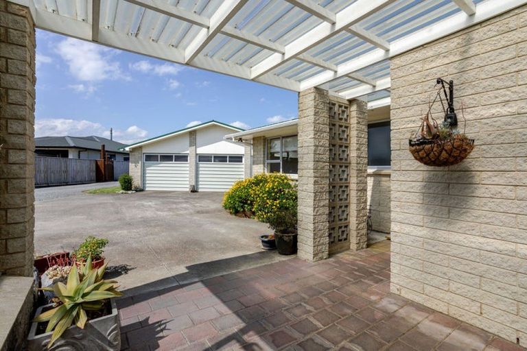 Photo of property in 63 Mcphee Street, Dannevirke, 4930