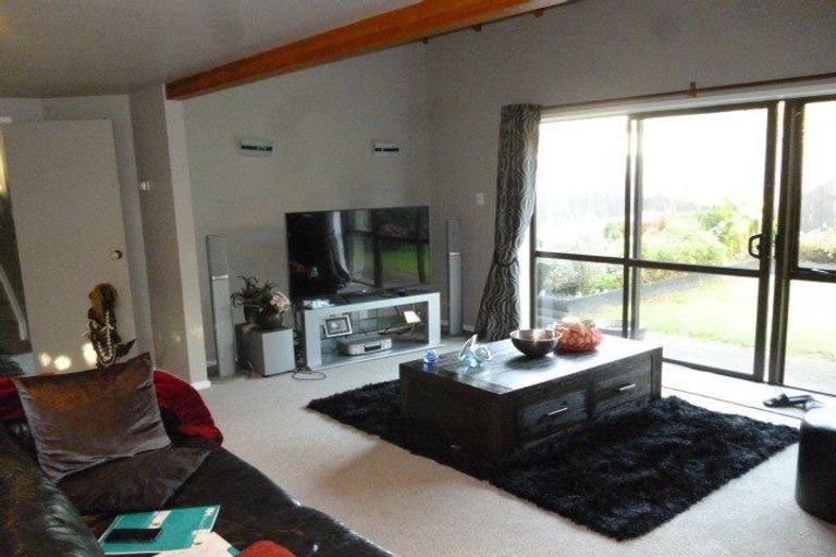 Photo of property in 111 Glenmore Road, Sunnyhills, Auckland, 2010