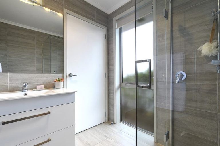 Photo of property in 22 Vista Close, Omokoroa, 3114