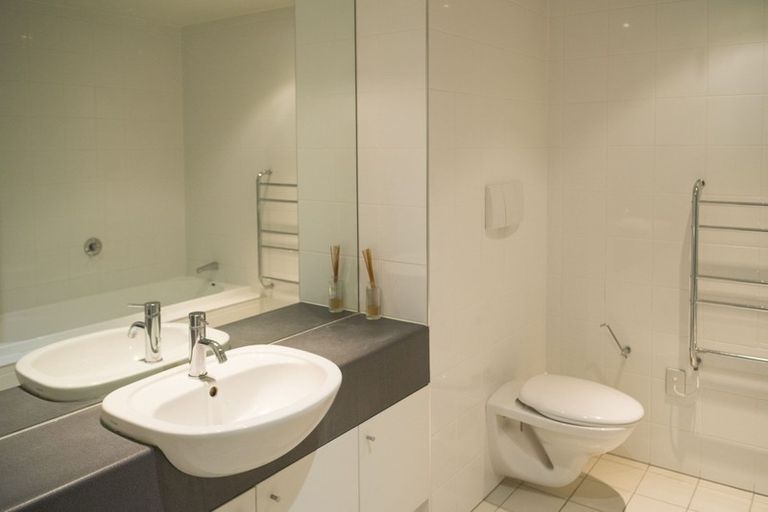 Photo of property in Sanctum Apartment, 10 Ebor Street, Te Aro, Wellington, 6011