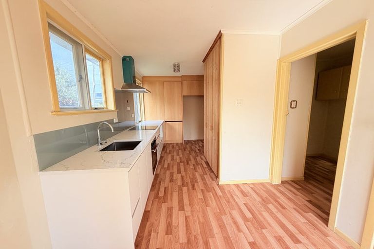 Photo of property in 14 Wharf Road, Te Atatu Peninsula, Auckland, 0610