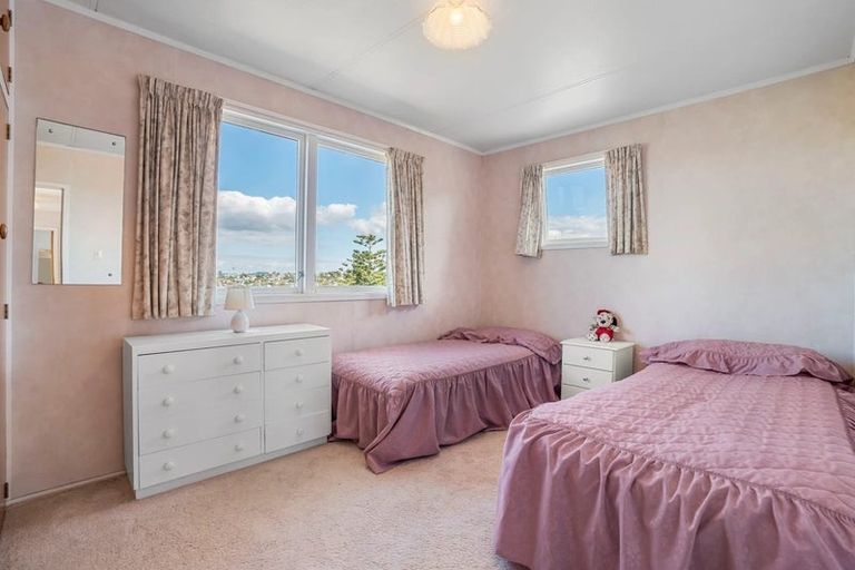 Photo of property in 23 Marcel Place, Glenfield, Auckland, 0629