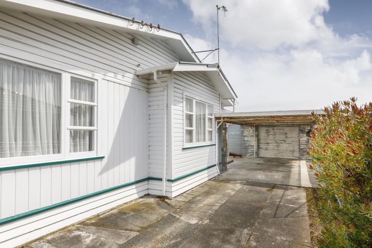 Photo of property in 2 Pastoral Lane, Hokowhitu, Palmerston North, 4410