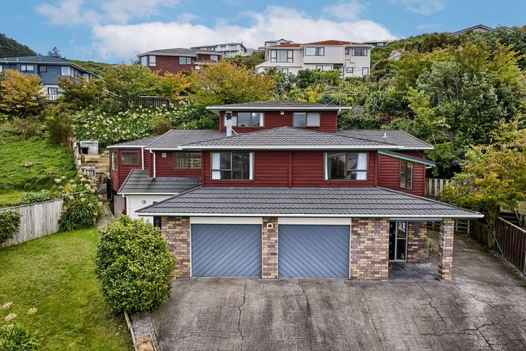 Photo of property in 12 Cullen Place, Tawa, Wellington, 5028