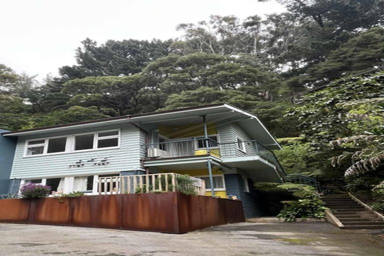 Photo of property in 4/8 Kaitawa Road, York Bay, Lower Hutt, 5013