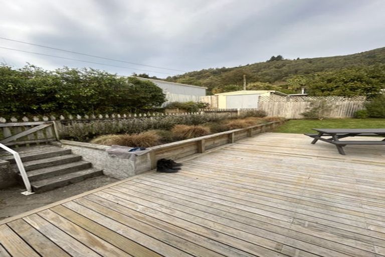 Photo of property in 94a Waikawa Road, Picton, 7220