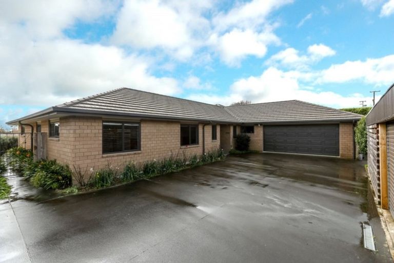 Photo of property in 550 Mangorei Road, Mangorei, New Plymouth, 4371