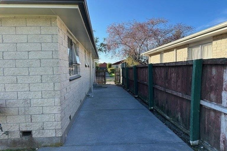 Photo of property in 82 Lowry Avenue, Redwood, Christchurch, 8051