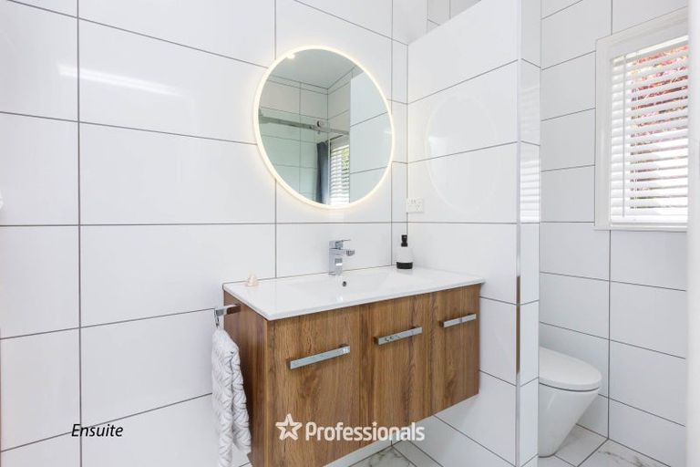 Photo of property in 6 Fendalton Crescent, Pinehaven, Upper Hutt, 5019