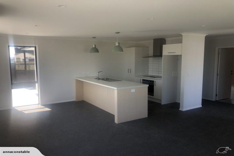 Photo of property in 30 Queenwood Road, Levin, 5510