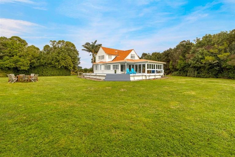 Photo of property in 115 Awhitu Road, Karioitahi, Waiuku, 2683