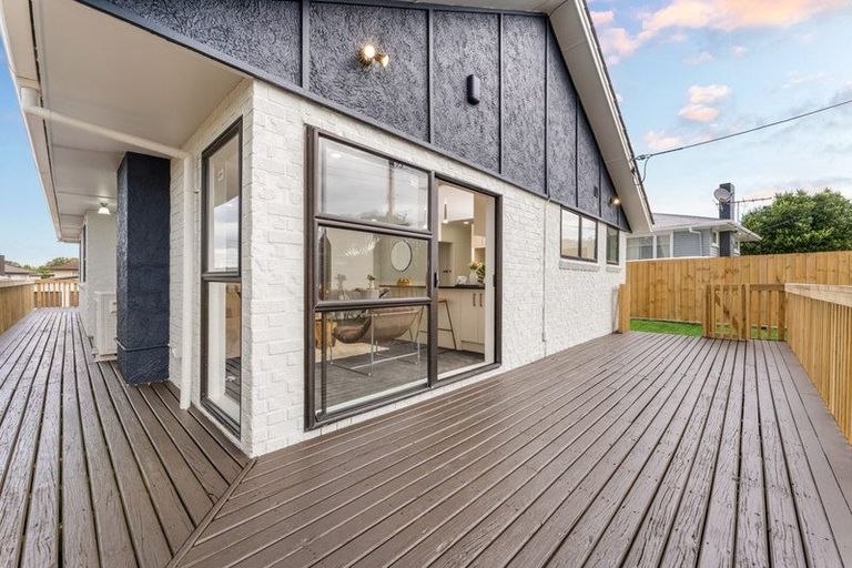 Photo of property in 36 Barrys Road, Glendene, Auckland, 0602