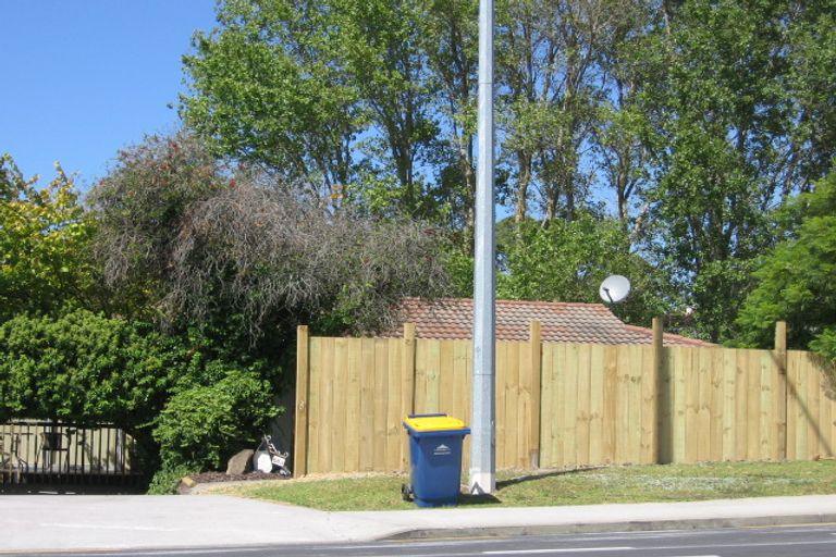 Photo of property in 683 Beach Road, Rothesay Bay, Auckland, 0630