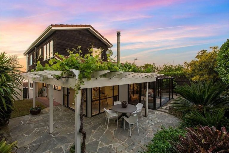 Photo of property in 2/25 Onepoto Road, Hauraki, Auckland, 0622