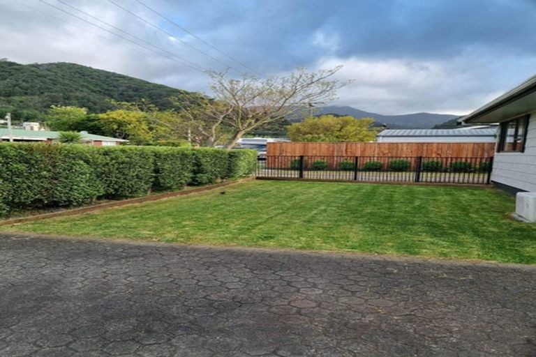 Photo of property in 17 Market Street, Picton, 7220