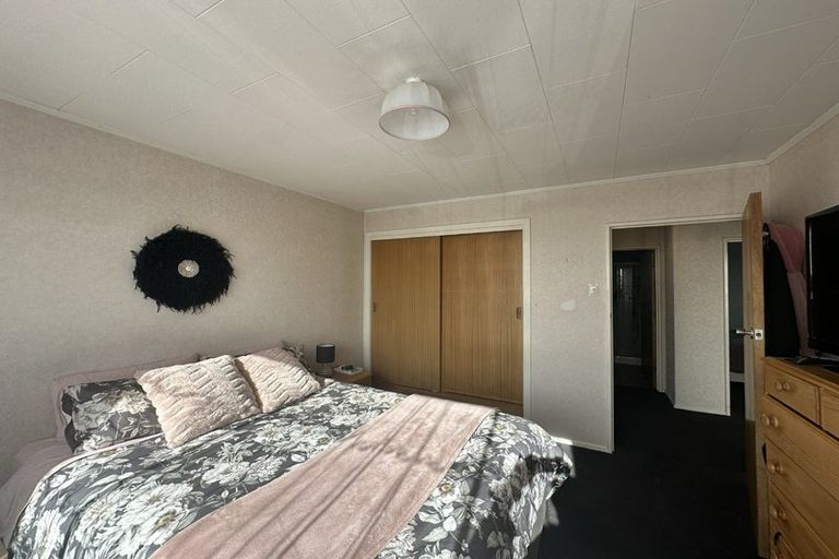 Photo of property in 17 Grange Street, Winton, 9720