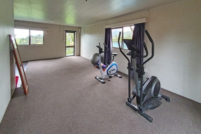 Photo of property in 1939 South Road, Pitone, New Plymouth, 4374