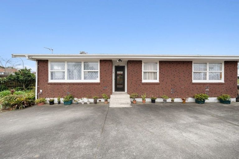 Photo of property in 15 Kambalda Street, Mangere Bridge, Auckland, 2022
