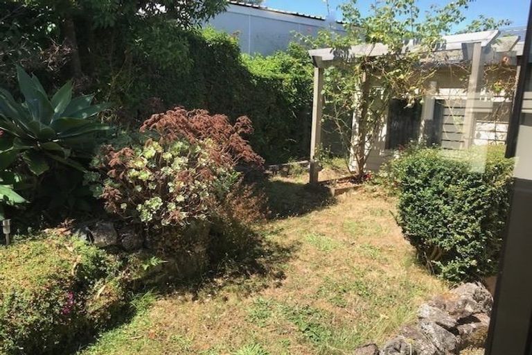Photo of property in 76 Campbell Road, One Tree Hill, Auckland, 1061