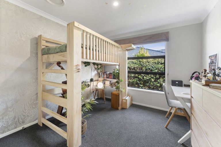 Photo of property in 17 Charlotte Drive, Omokoroa, 3114