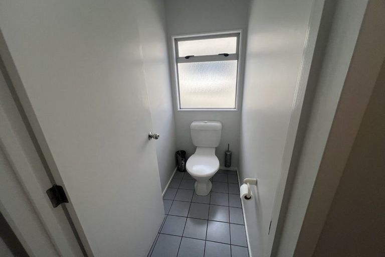 Photo of property in 17a Beach Road, Manly, Whangaparaoa, 0930