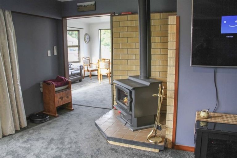 Photo of property in 5 Papatotara Road, Tuatapere, 9620