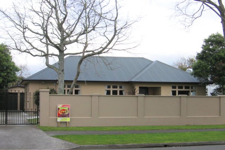 Photo of property in 48 Manapouri Crescent, Hokowhitu, Palmerston North, 4410