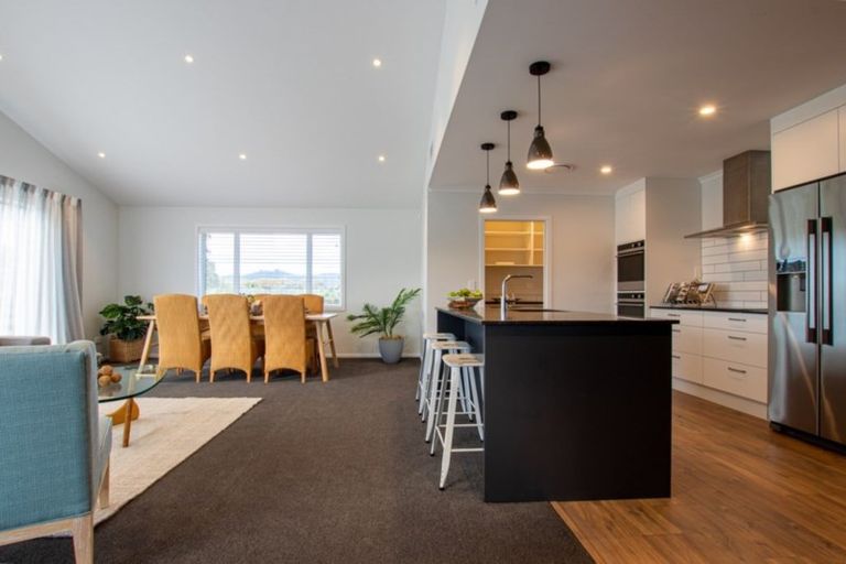 Photo of property in 51 Mike Smith Drive, Cambridge, 3434