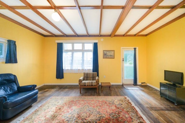 Photo of property in 42 Shamrock Street, Takaro, Palmerston North, 4412