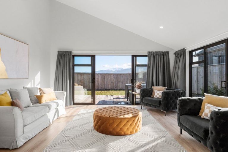 Photo of property in 22 Muster Road, Jacks Point, 9371