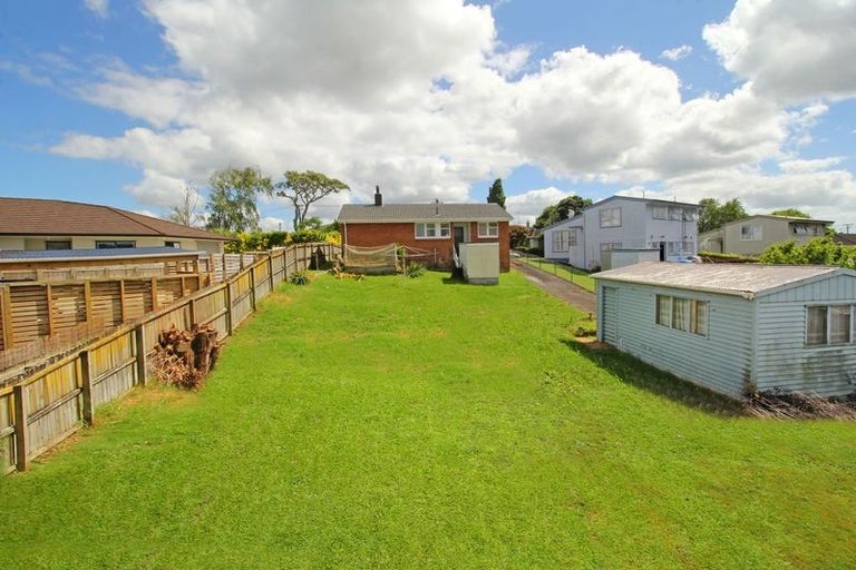Photo of property in 69 Arimu Road, Papakura, 2110
