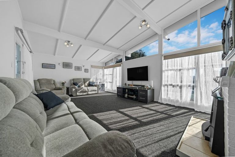 Photo of property in 6 Aplin Place, Birkdale, Auckland, 0626