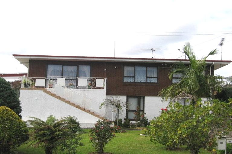 Photo of property in 35 Mccullough Avenue, Papatoetoe, Auckland, 2025