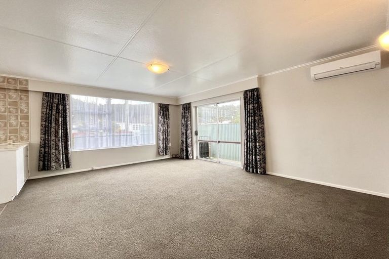 Photo of property in 63 Bledisloe Crescent, Wainuiomata, Lower Hutt, 5014