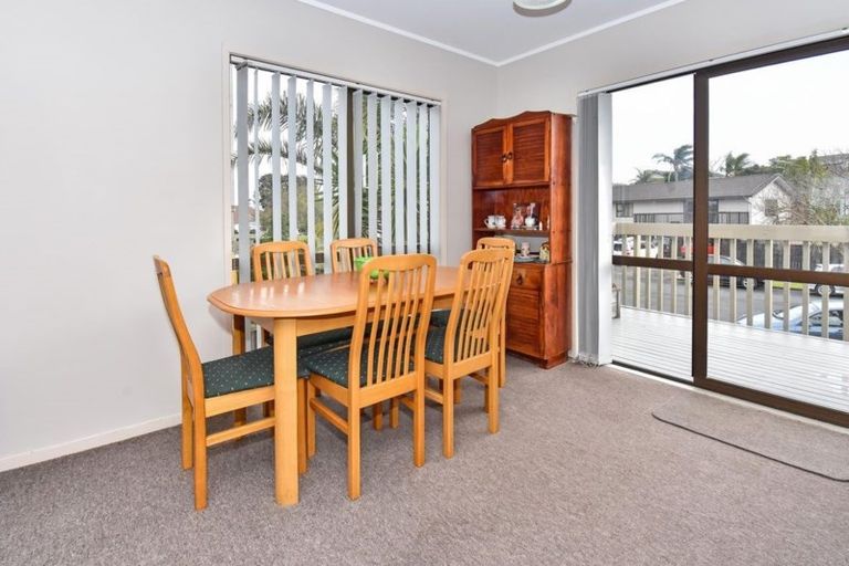 Photo of property in 8 Kaanapali Place, Wattle Downs, Auckland, 2103