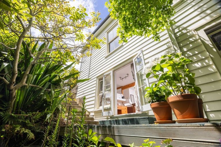Photo of property in 104 Bassett Road, Remuera, Auckland, 1050