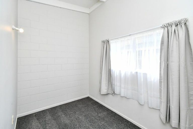 Photo of property in 15a Earlsworth Road, Mangere East, Auckland, 2024