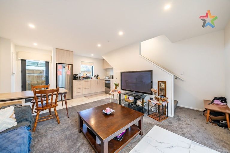 Photo of property in 2/123 Cambridge Terrace, Fairfield, Lower Hutt, 5011