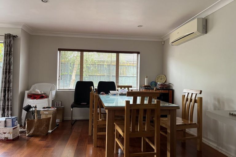 Photo of property in 4 Lissleton Drive, East Tamaki, Auckland, 2013