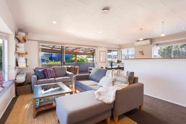 Photo of property in 1097 Papamoa Beach Road, Papamoa Beach, Papamoa, 3118